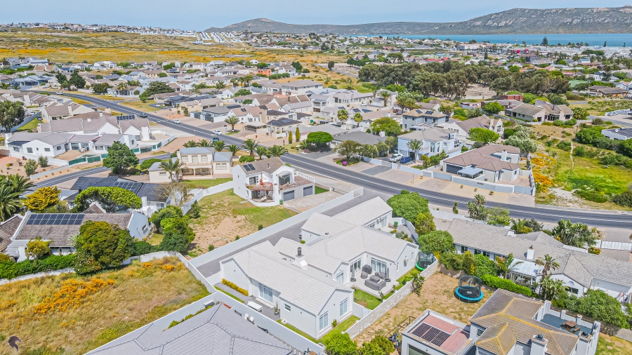 6 Bedroom Property for Sale in Country Club Western Cape